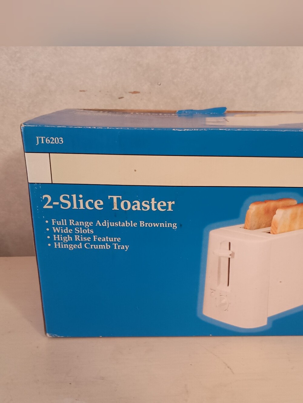 New! 2-Slice Toaster in White - JT6203